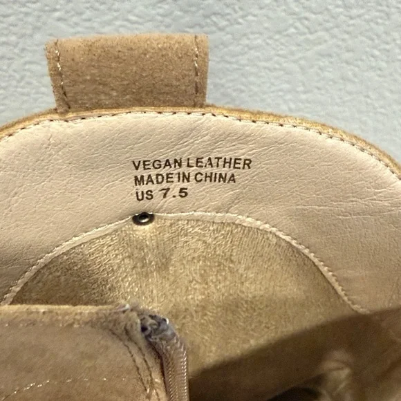 Oasis Society Tan Faux Suede Fringe Western Boots sz 7.5 - Picture 3 of 9